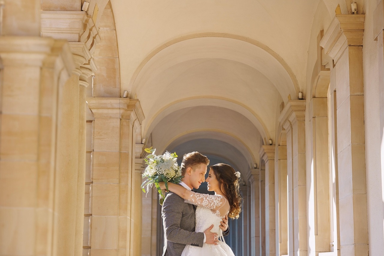 Momento especial de una pareja en su boda